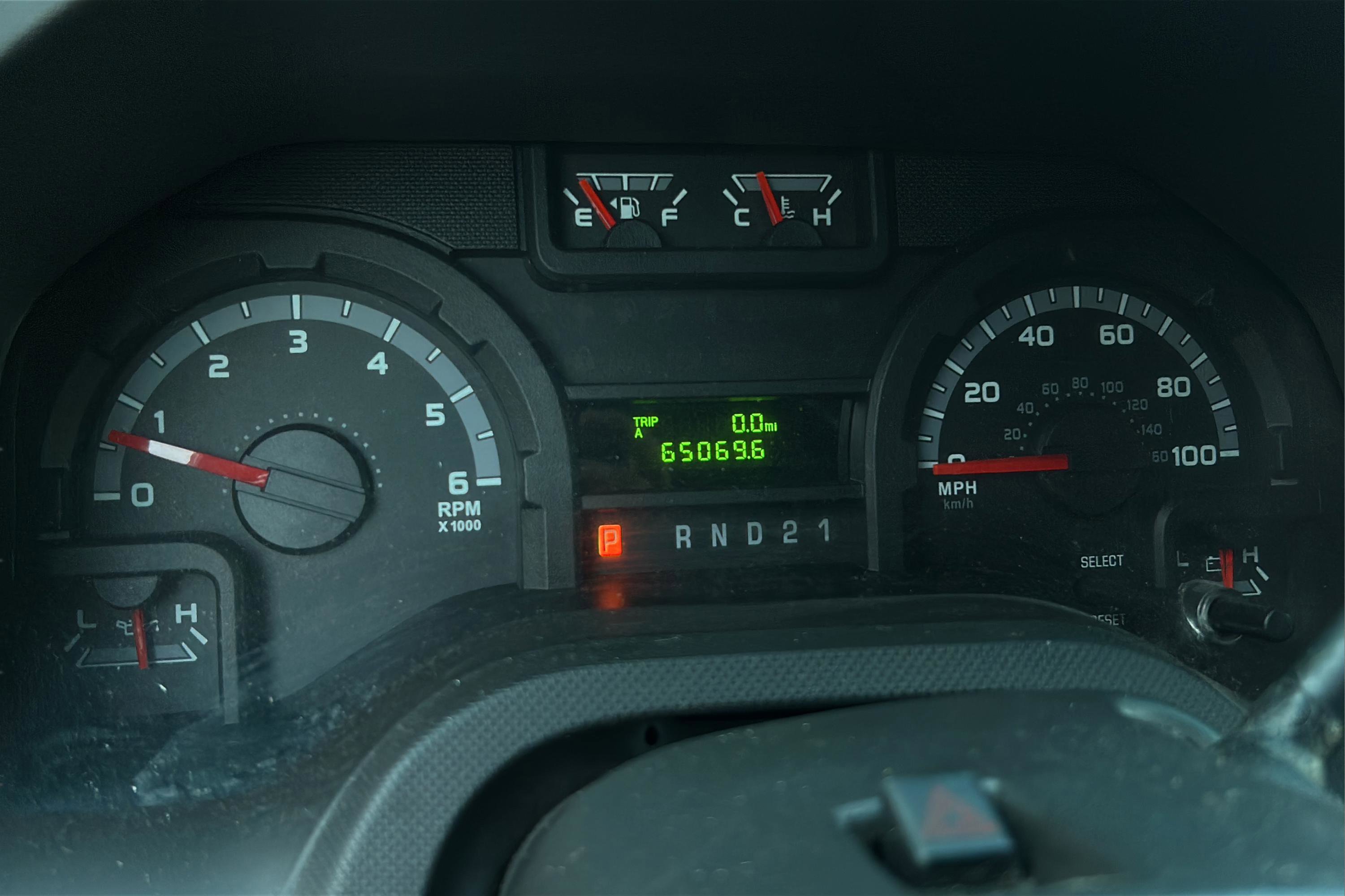 Used 2014 Ford E-250 and Econoline 250 w/ Power Group image 15