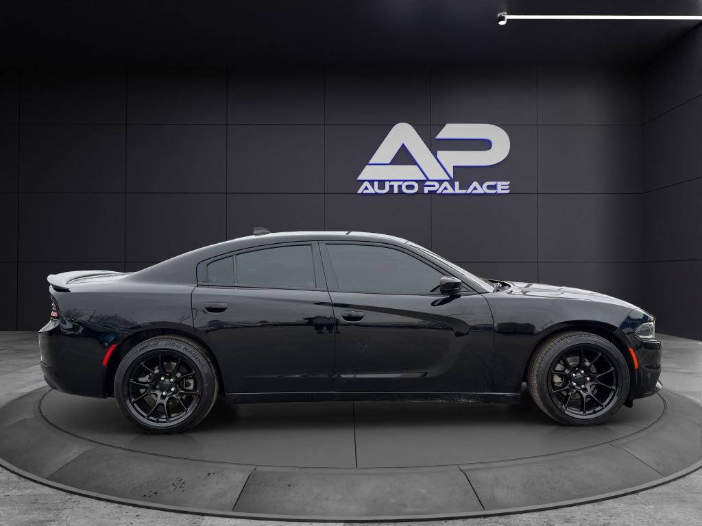 Used 2021 Dodge Charger SXT w/ Blacktop Package image 8
