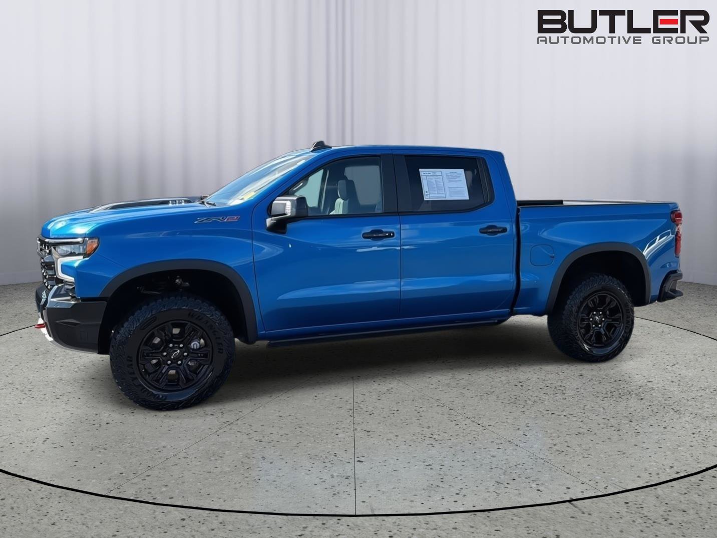 Used 2022 Chevrolet Silverado 1500 ZR2 w/ Technology Package AWD/4WD image 3