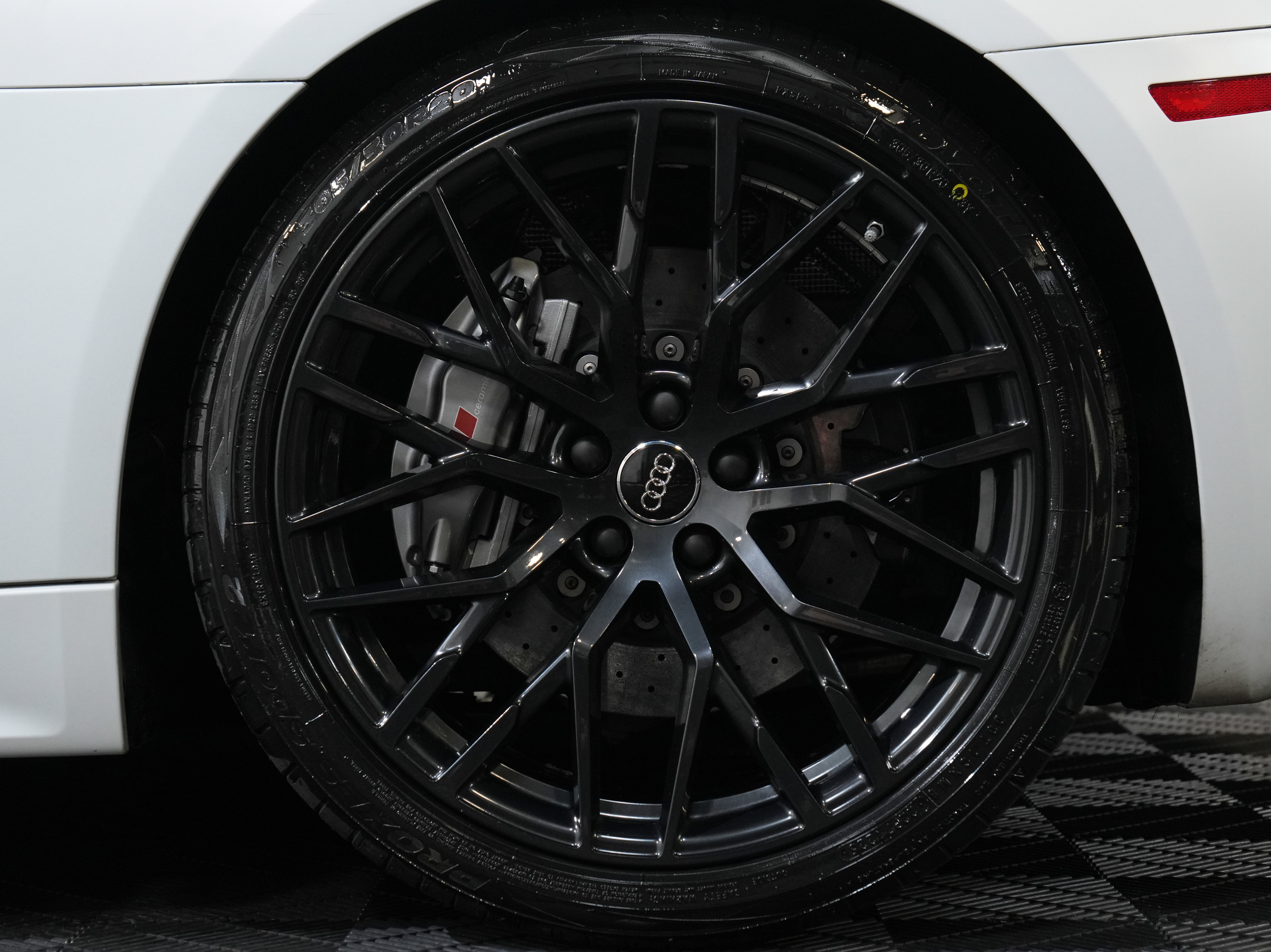 Used 2018 Audi R8 V10 plus image 45