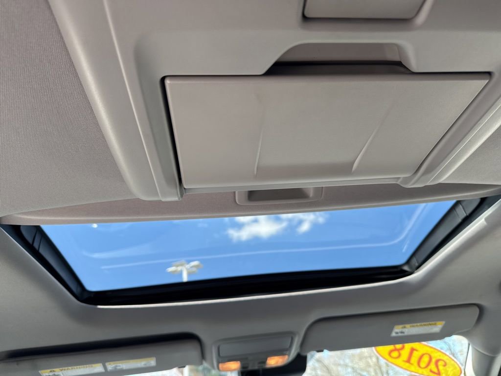Used 2018 Honda Pilot Touring image 19