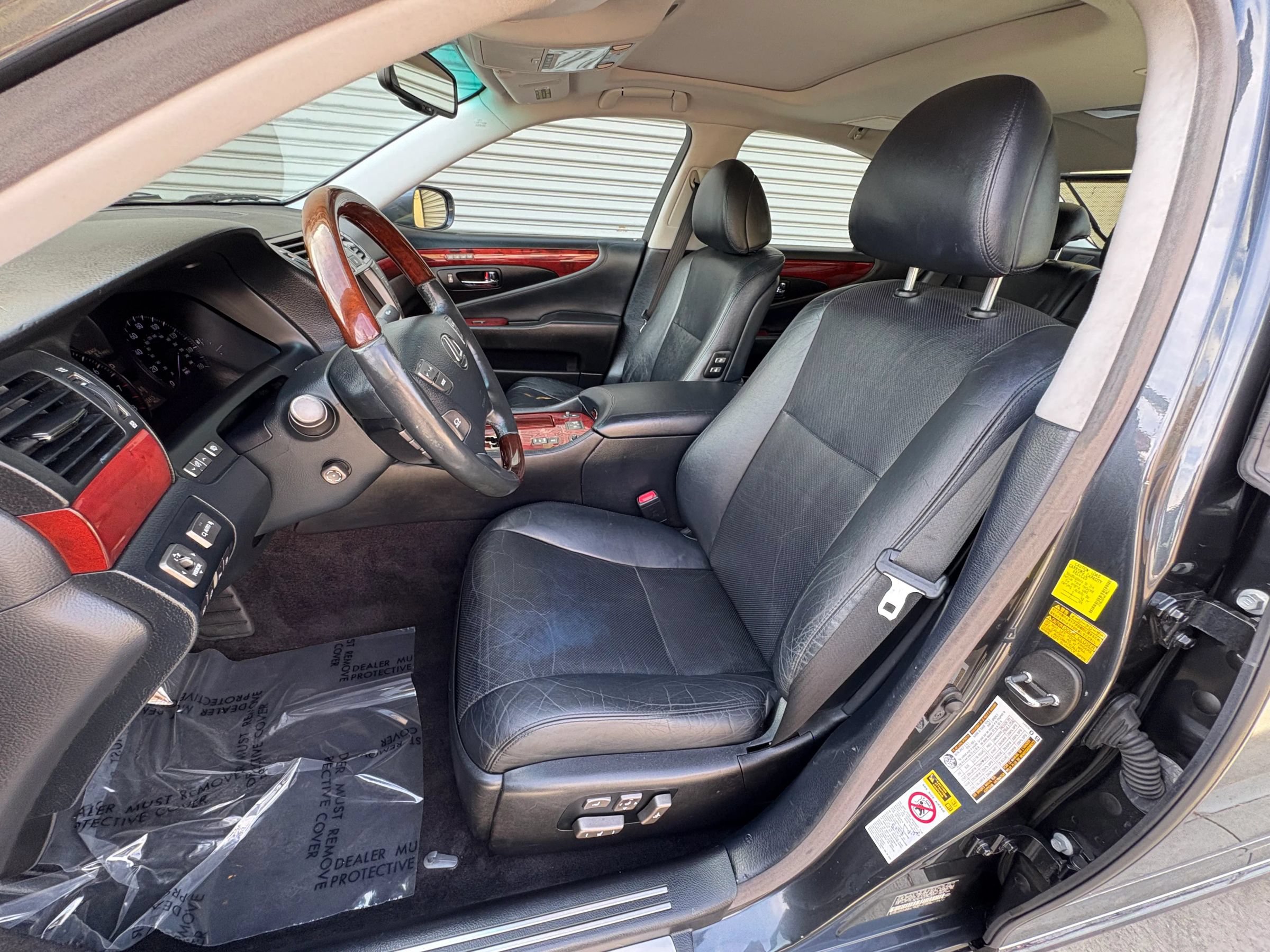 Used 2010 Lexus LS 460 w/ Comfort Pkg RWD image 10