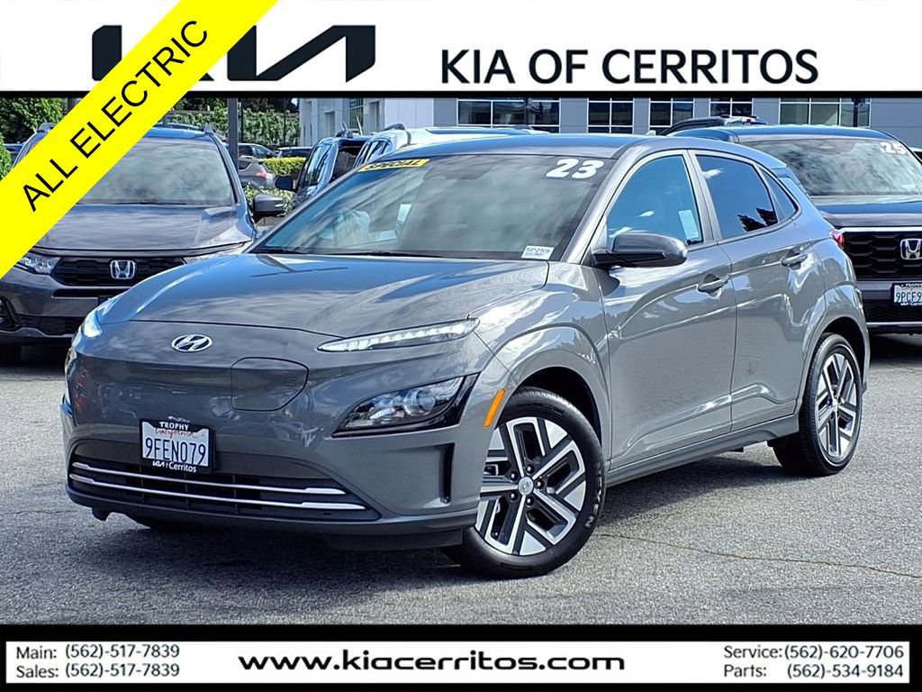 Used 2023 Hyundai Kona SE image 1