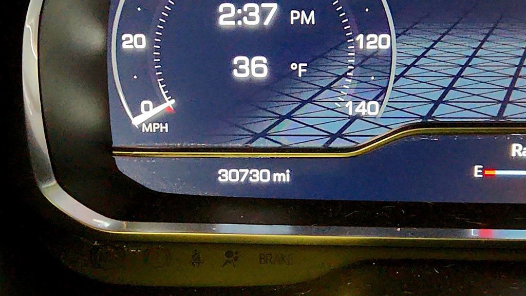 Used 2023 GMC Yukon SLT w/ SLT Premium Package image 16