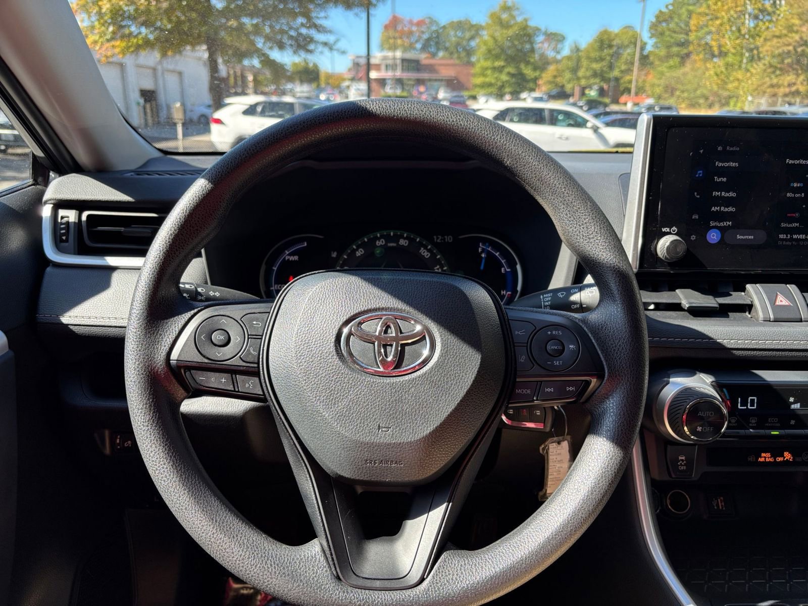 Used 2025 Toyota RAV4 LE image 28