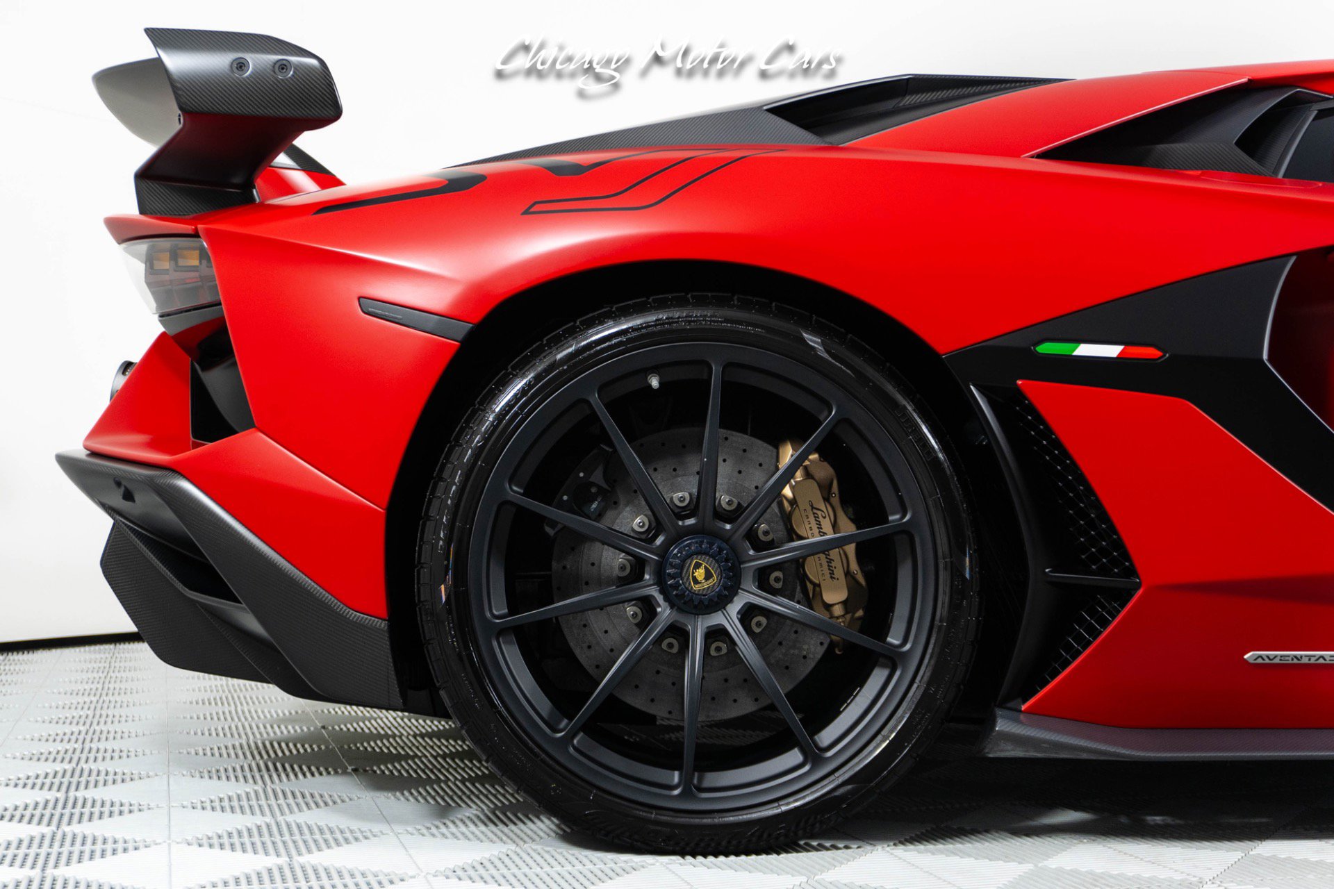 Used 2019 Lamborghini Aventador SVJ AWD/4WD image 12