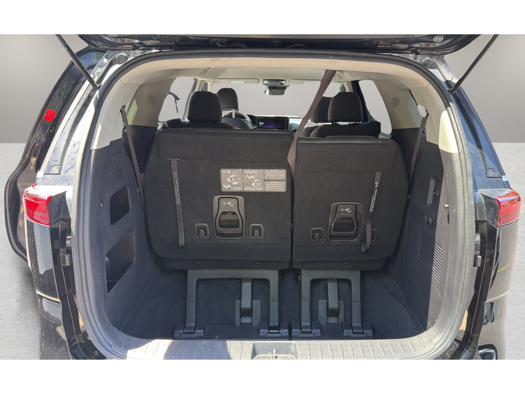 Used 2023 Kia Carnival EX FWD image 19