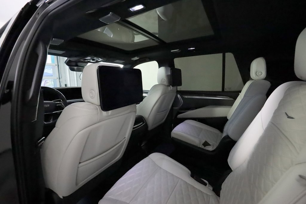 Used 2025 Cadillac Escalade V image 18