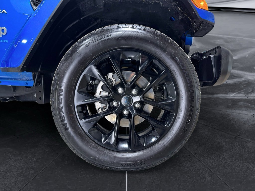 Used 2024 Jeep Wrangler Sahara image 32