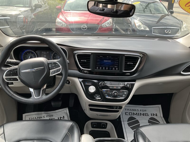 Used 2020 Chrysler Voyager Lxi FWD image 17