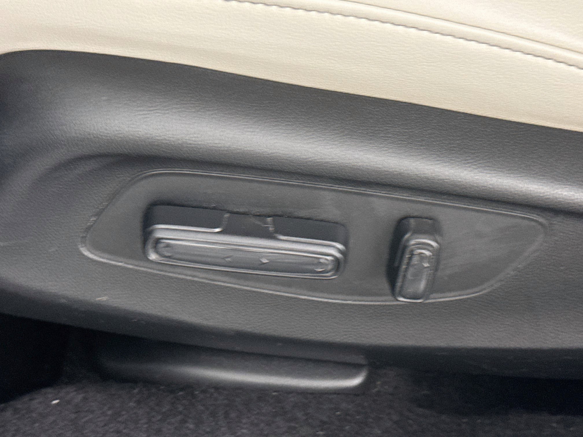 Used 2024 Honda HR-V EX-L image 12