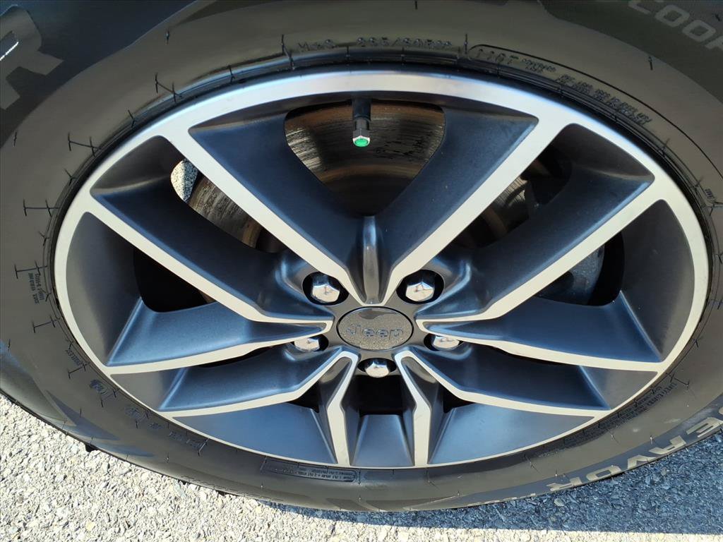 Used 2021 Jeep Grand Cherokee Limited AWD/4WD image 11