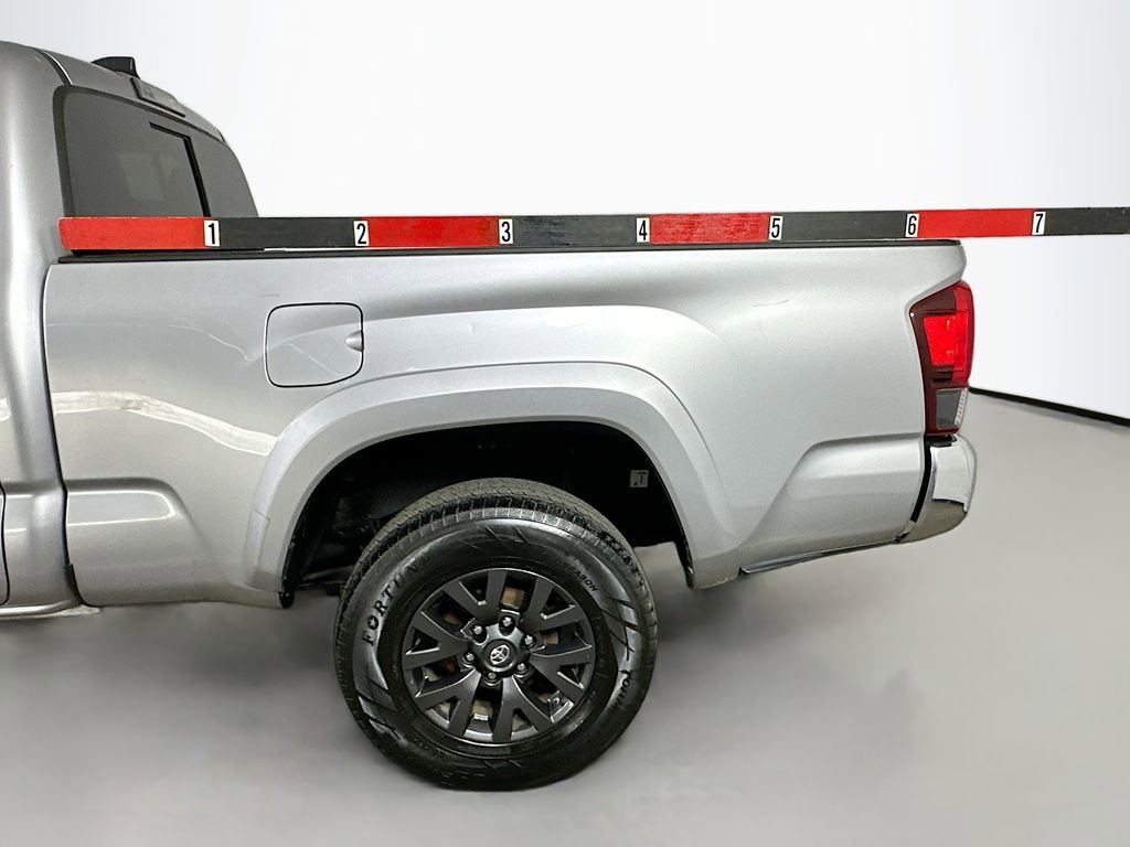Used 2021 Toyota Tacoma SR5 AWD/4WD image 37