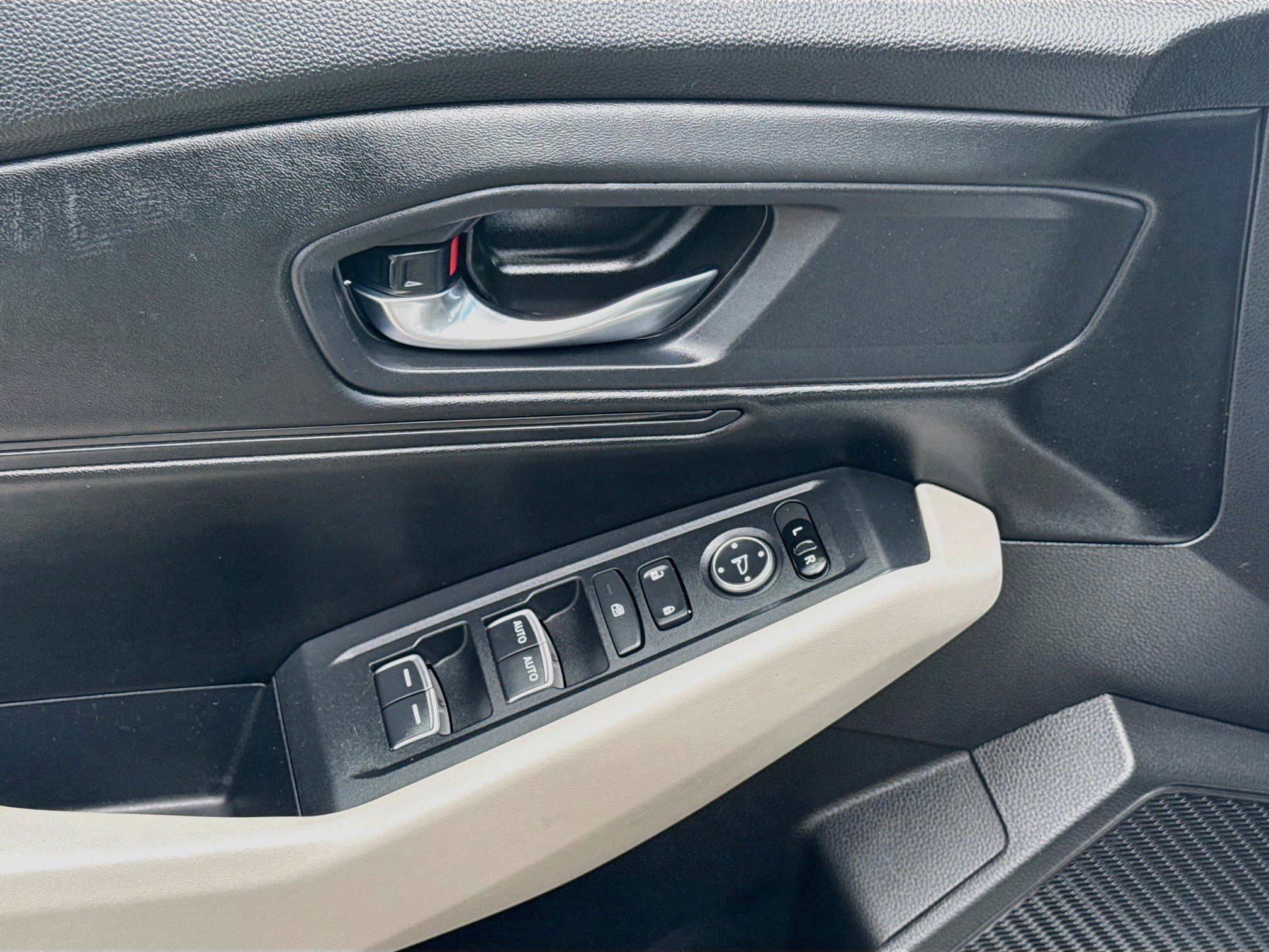 Used 2023 Honda Accord EX image 14