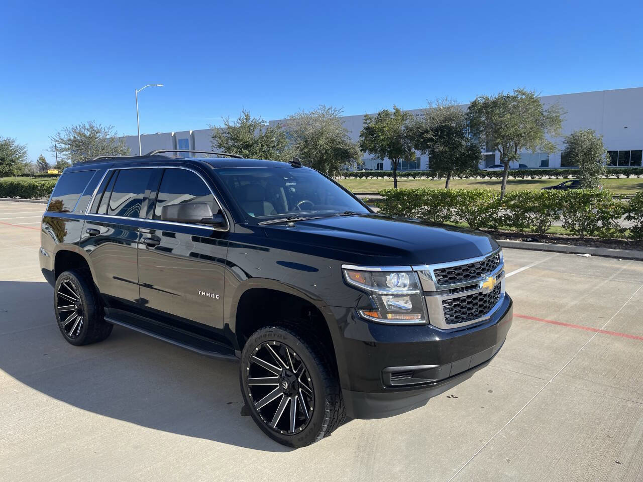 Used 2016 Chevrolet Tahoe LT RWD image 3