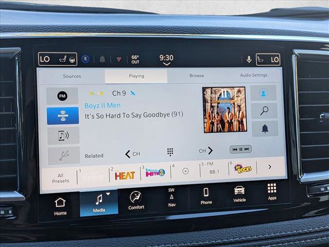 New 2026 Chrysler Pacifica Limited image 12