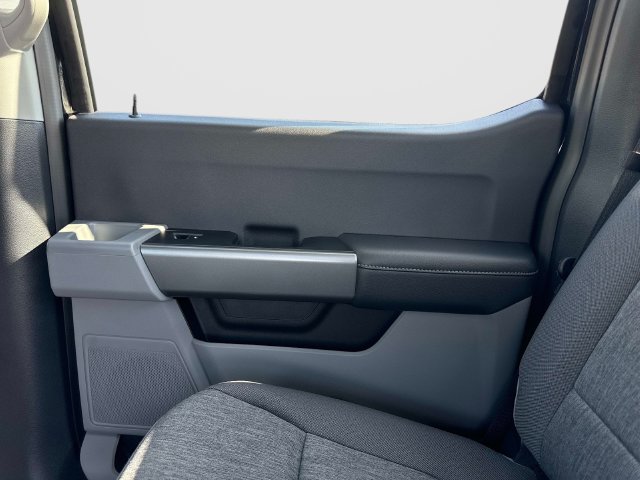 New 2027 Ford F250 XL w/ STX Appearance Package AWD/4WD image 15
