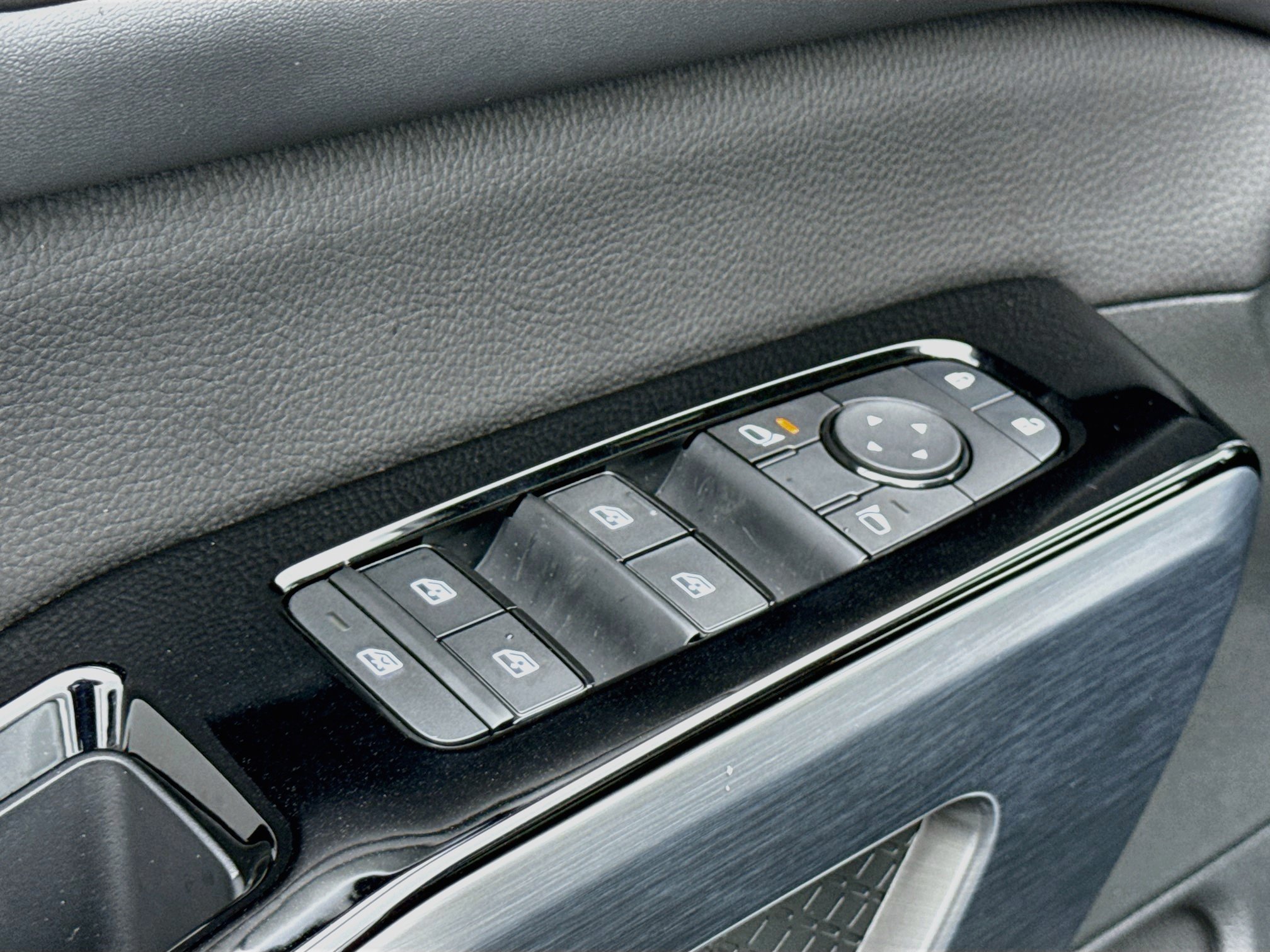 New 2026 Nissan Pathfinder SL AWD/4WD image 10