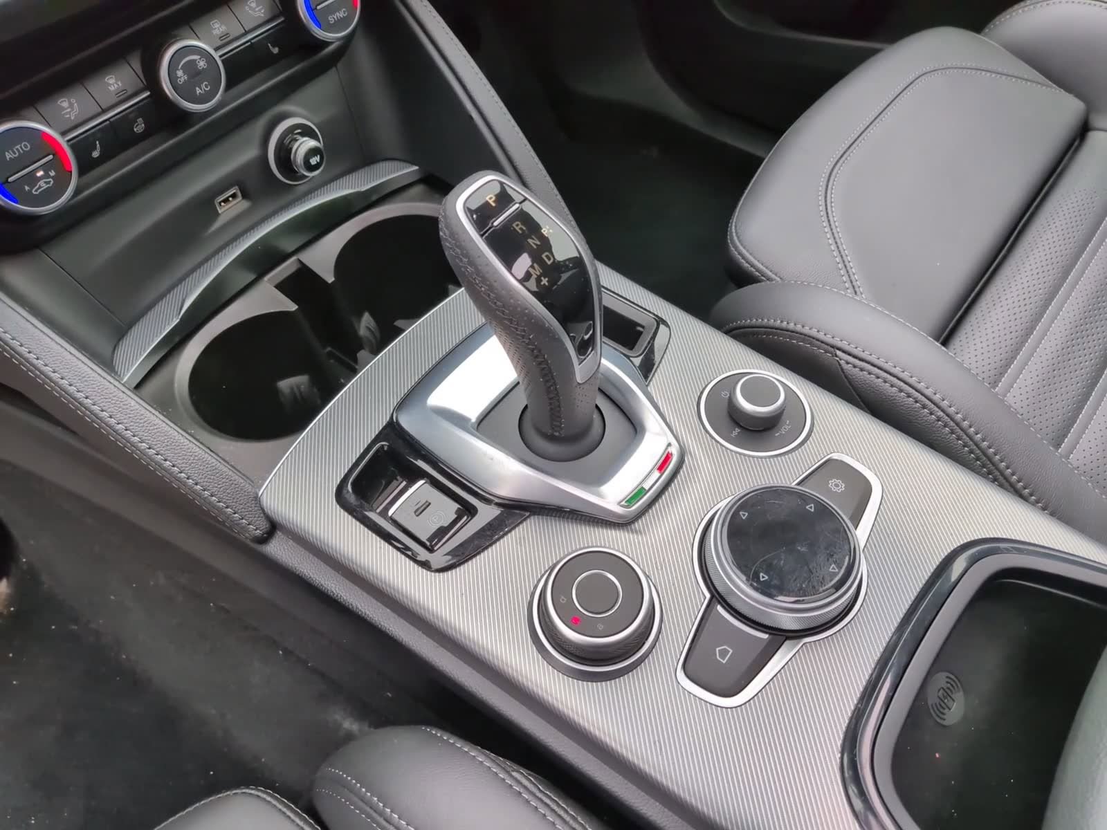 Used 2024 Alfa Romeo Stelvio Veloce image 30