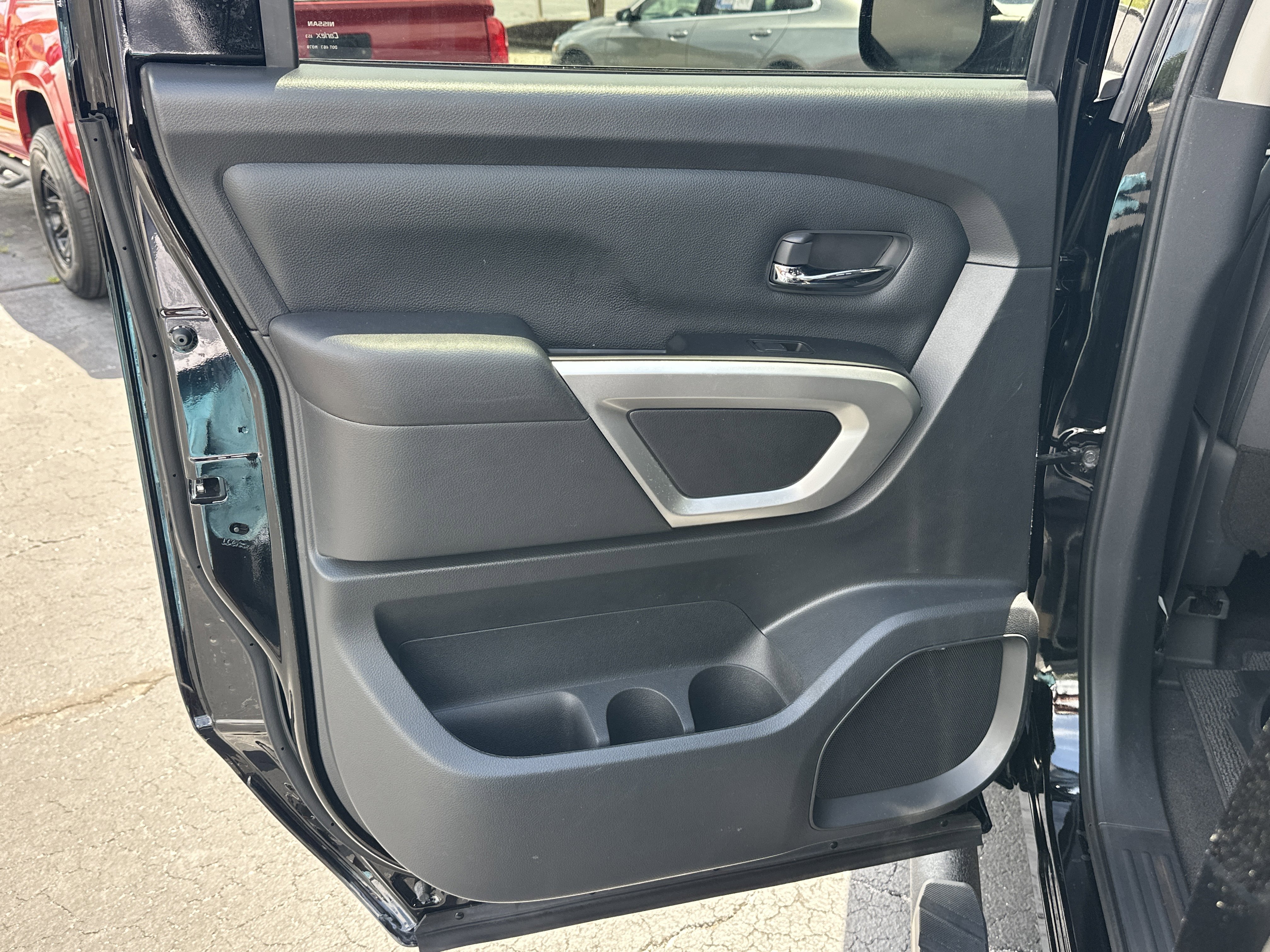 Used 2024 Nissan Titan SV w/ Accessory Utility Package AWD/4WD image 21