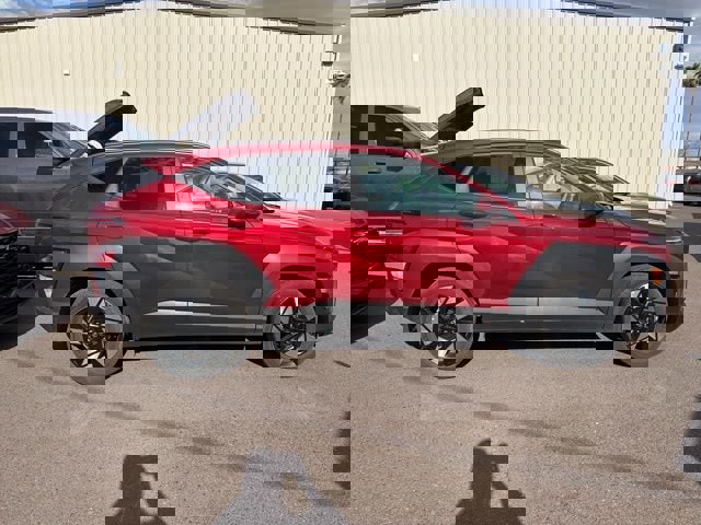 Used 2025 Hyundai Kona SEL image 2