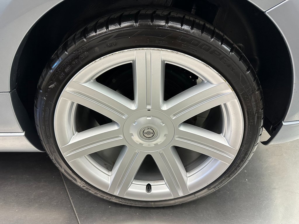 Used 2005 Chrysler Crossfire Limited image 28