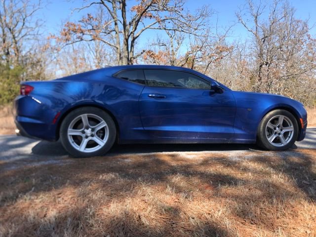 Used 2021 Chevrolet Camaro LT w/ Technology Package image 3