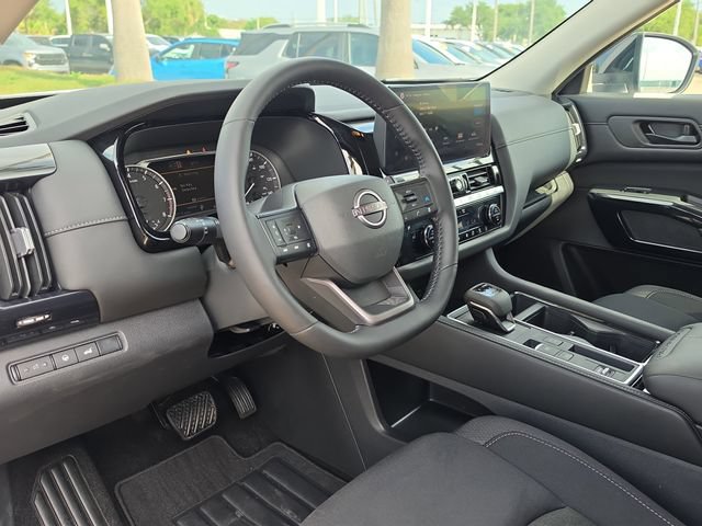 Used 2026 Nissan Pathfinder SV FWD image 15