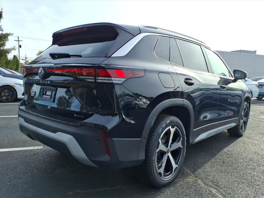 New 2025 Volkswagen Tiguan SE image 4
