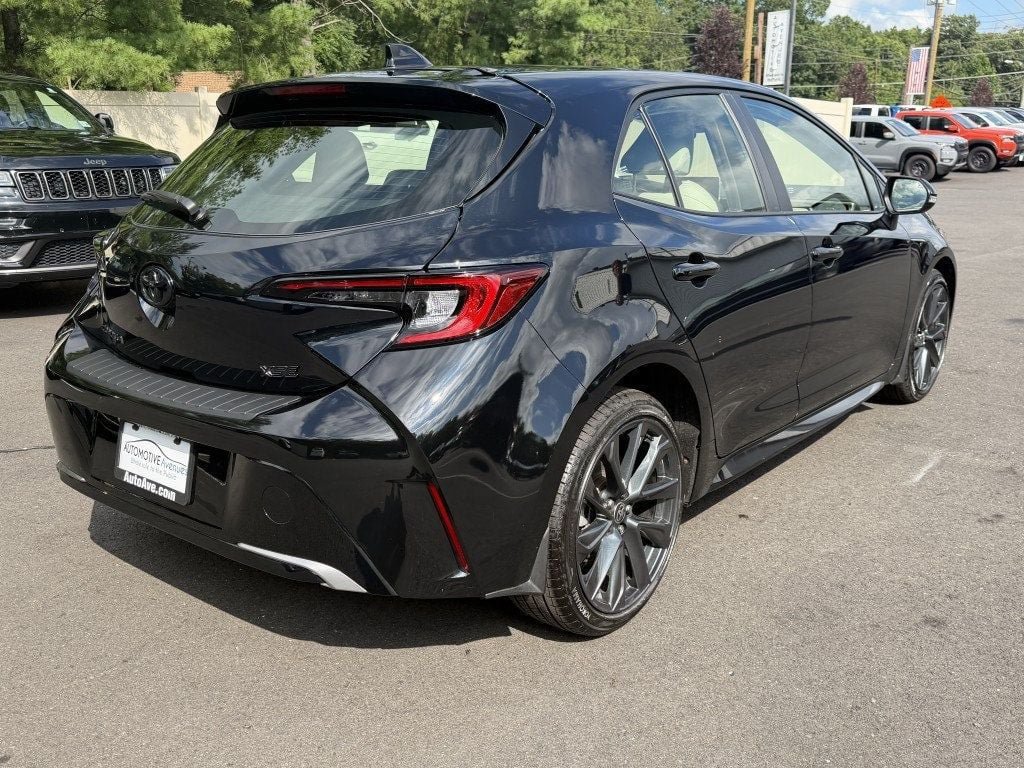 Used 2025 Toyota Corolla XSE FWD image 4