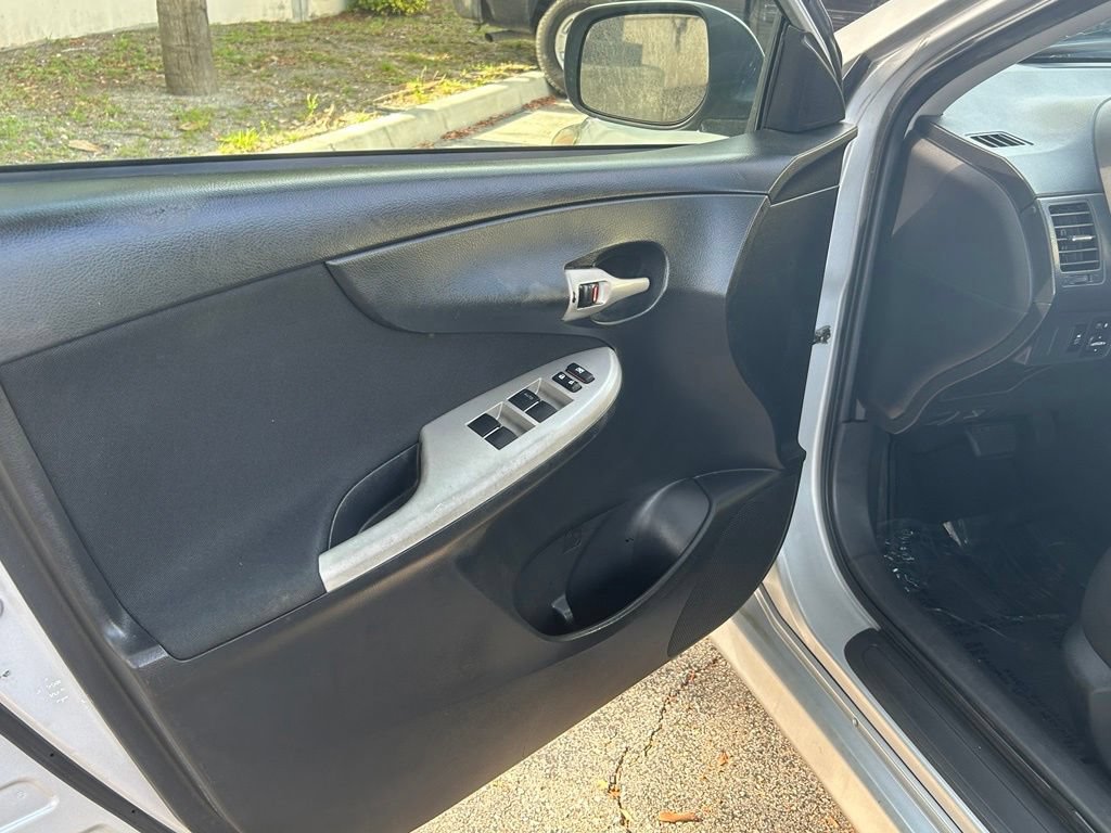Used 2010 Toyota Corolla S FWD image 15