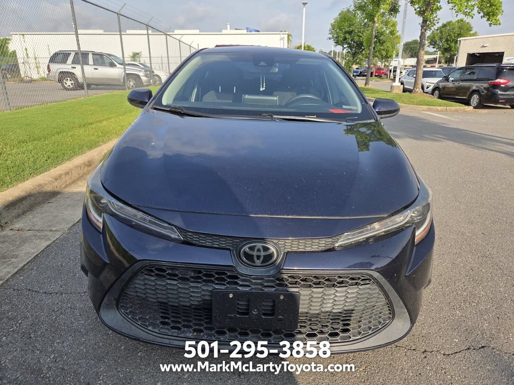 Used 2020 Toyota Corolla LE FWD image 2