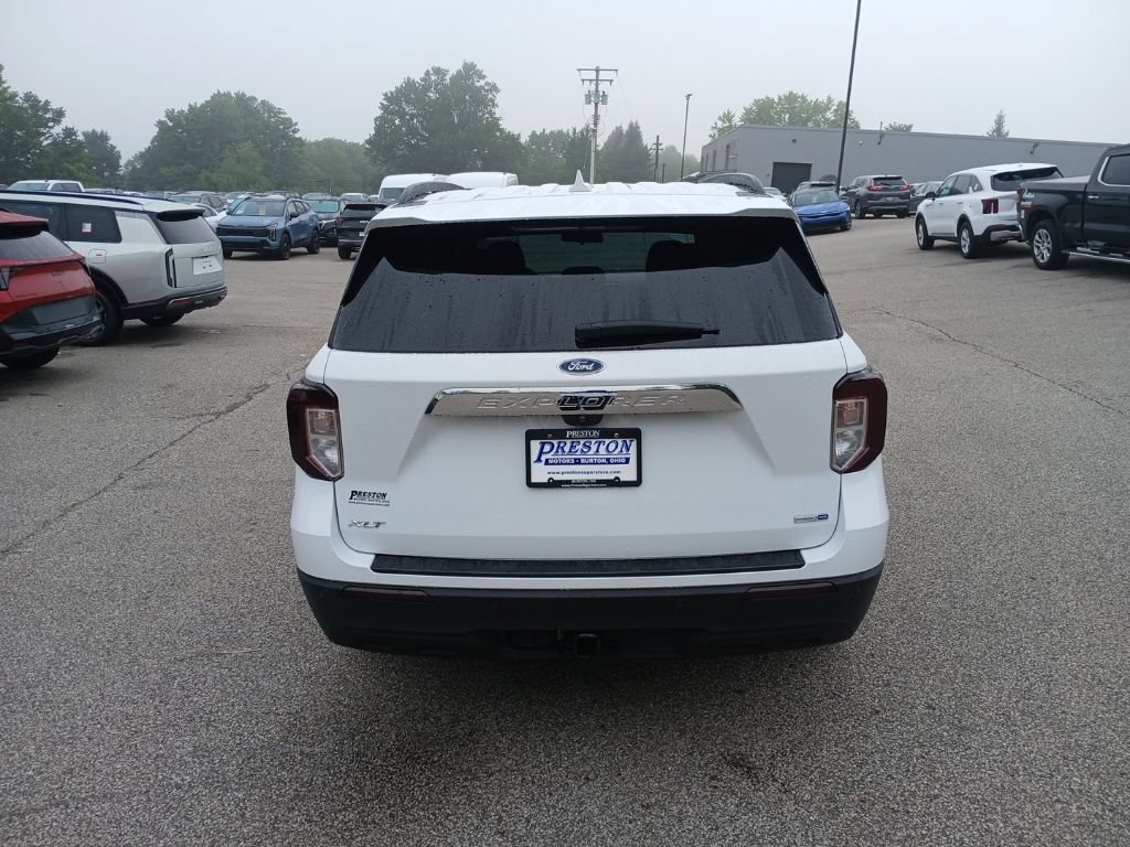 Used 2020 Ford Explorer XLT w/ Comfort Package AWD/4WD image 4