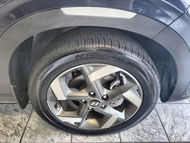 Used 2025 Hyundai Venue Limited FWD image 10