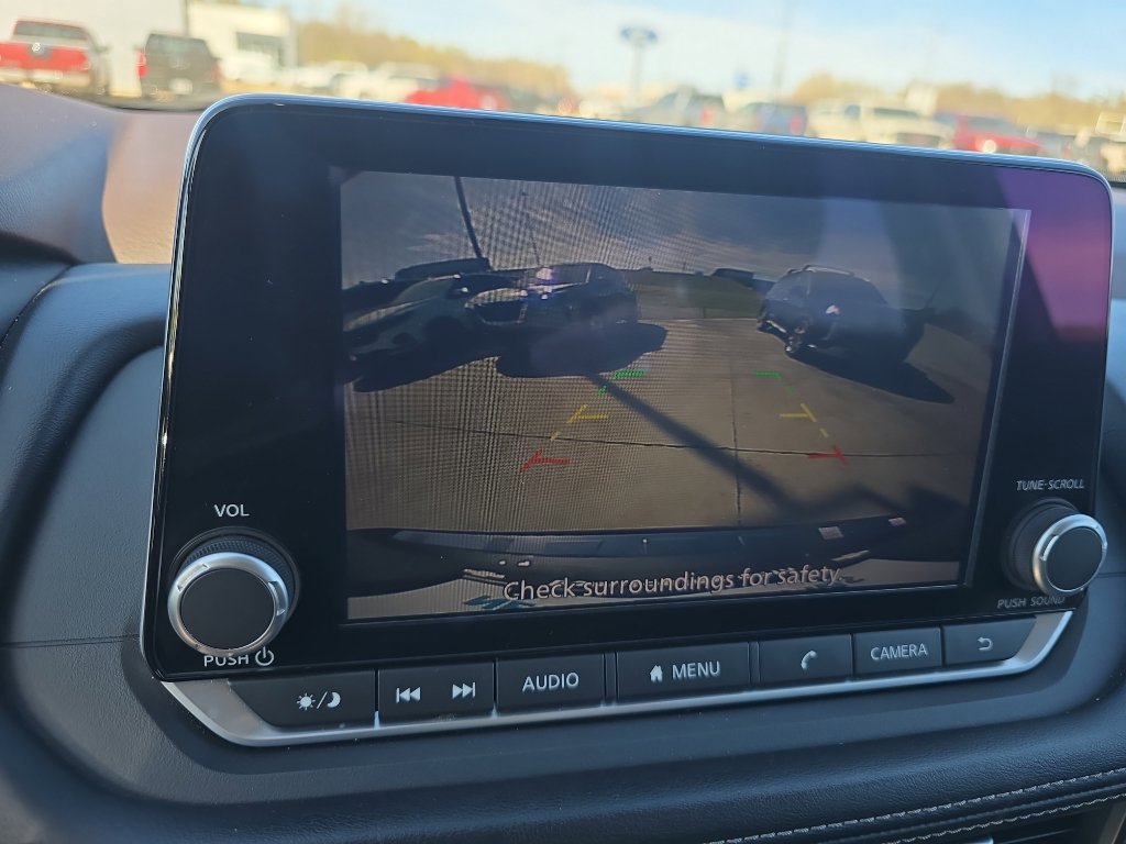 Used 2023 Nissan Rogue SV FWD image 25