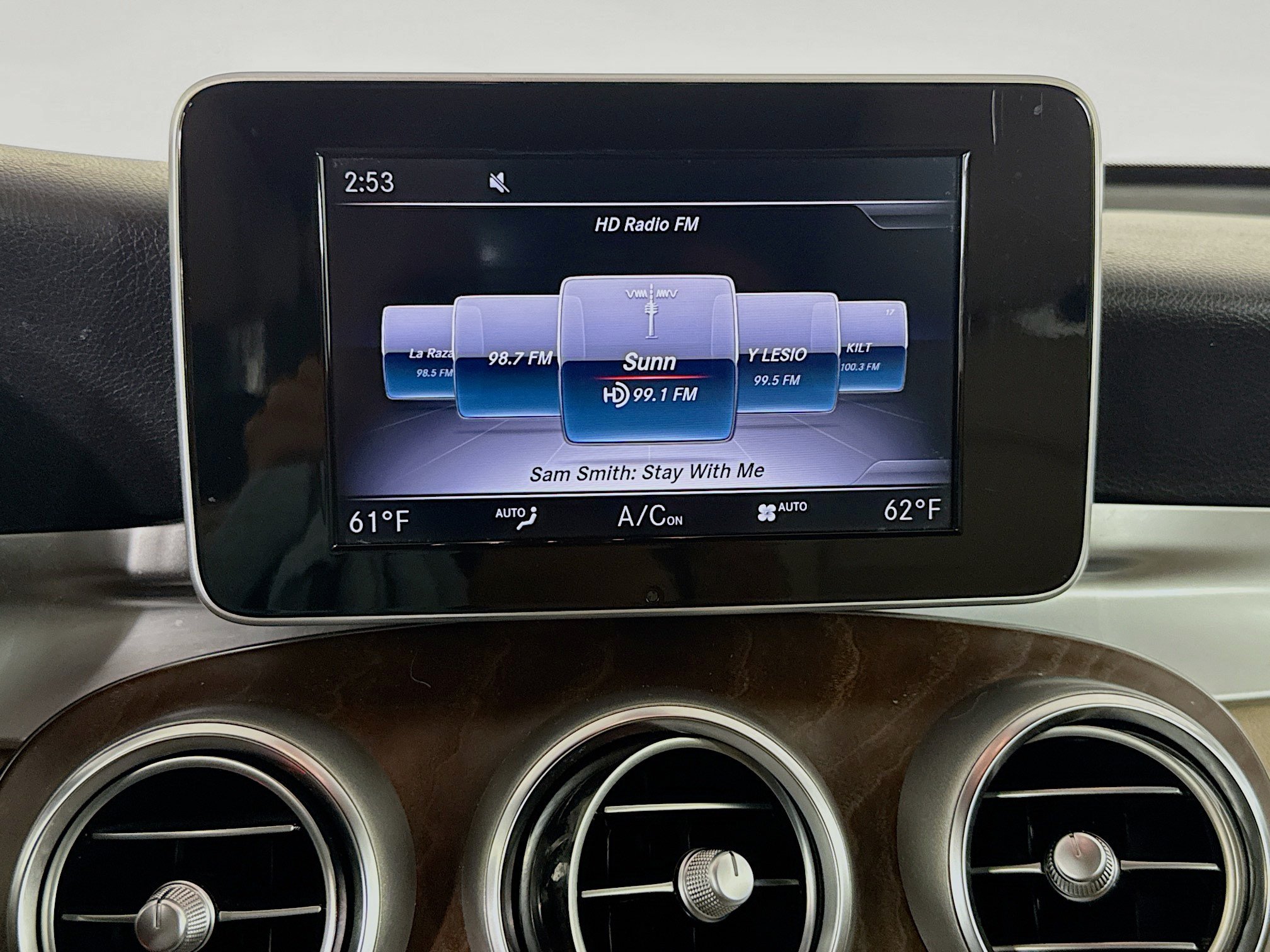 Used 2018 Mercedes-Benz GLC 300 w/ Premium Package image 16