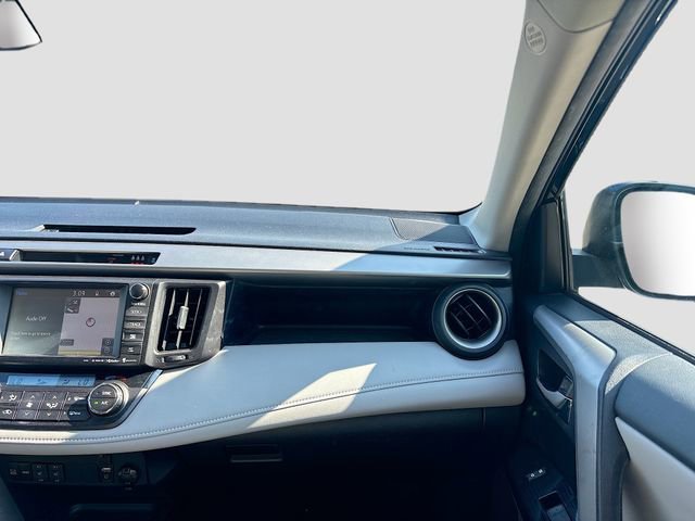 Used 2017 Toyota RAV4 Limited image 18