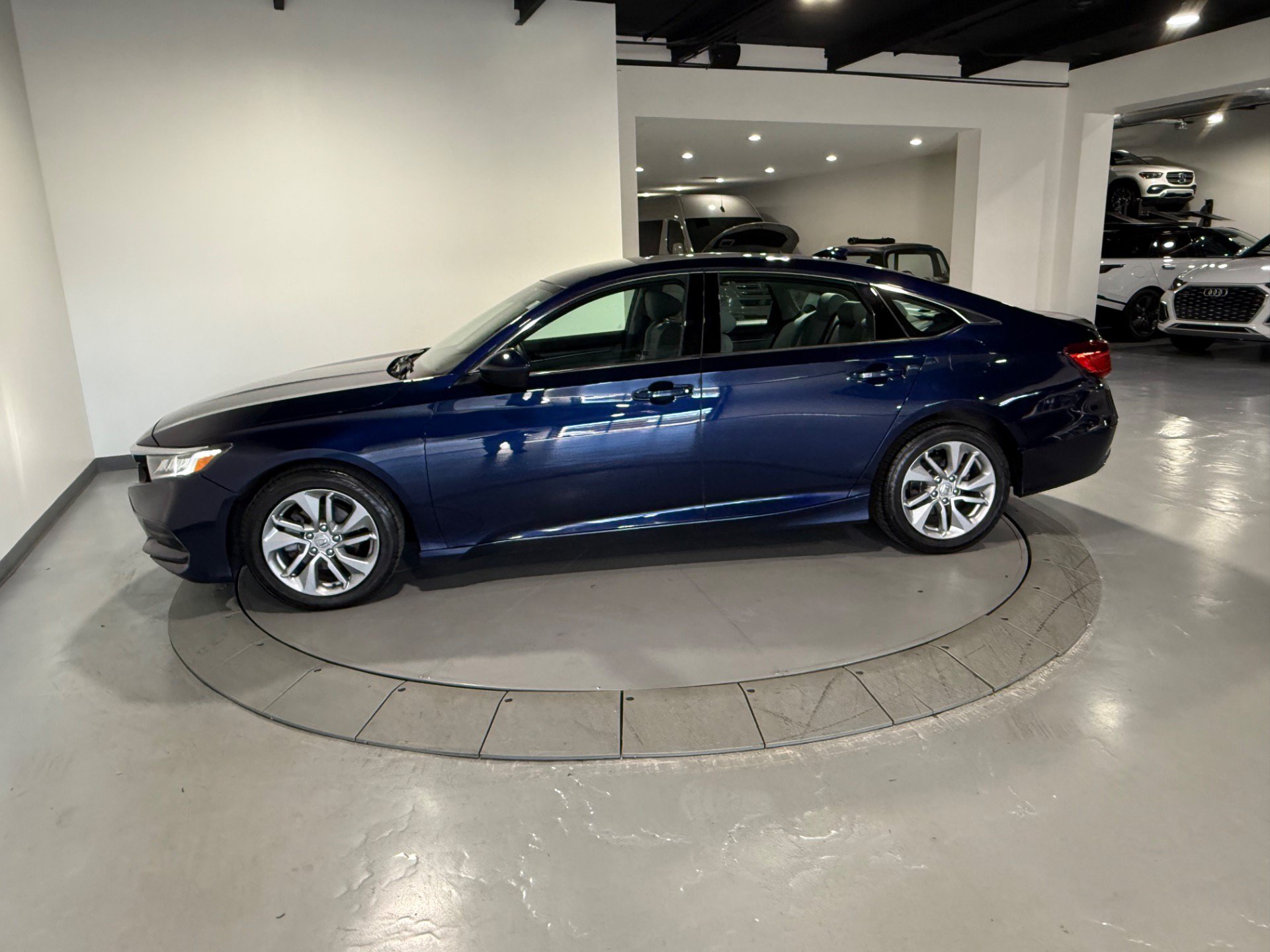 Used 2018 Honda Accord LX image 10