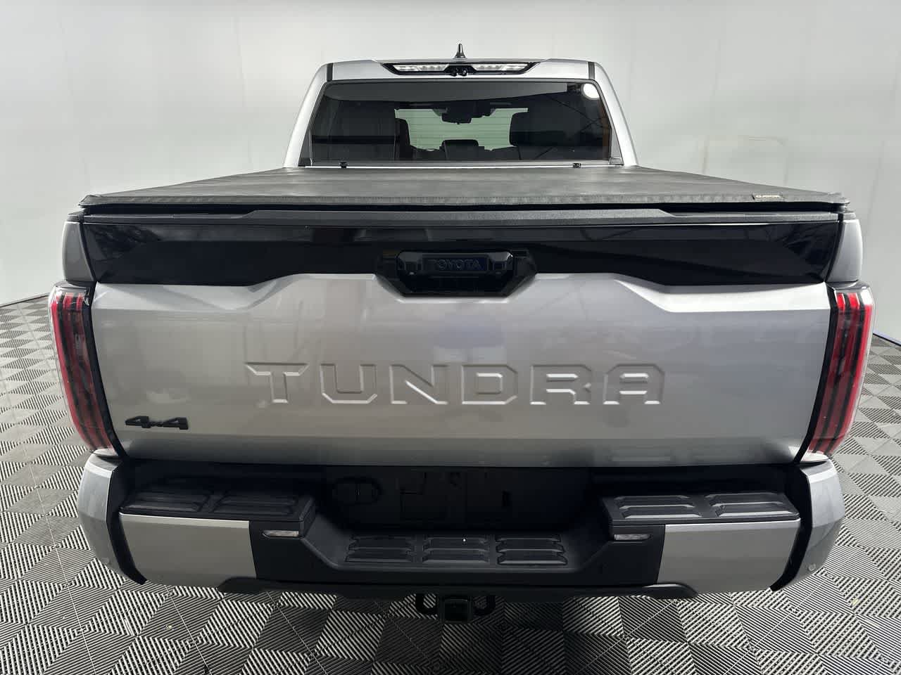 Used 2024 Toyota Tundra Platinum AWD/4WD image 7