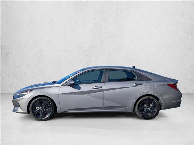 Used 2023 Hyundai Elantra SEL w/ Preferred Accessory Package image 9