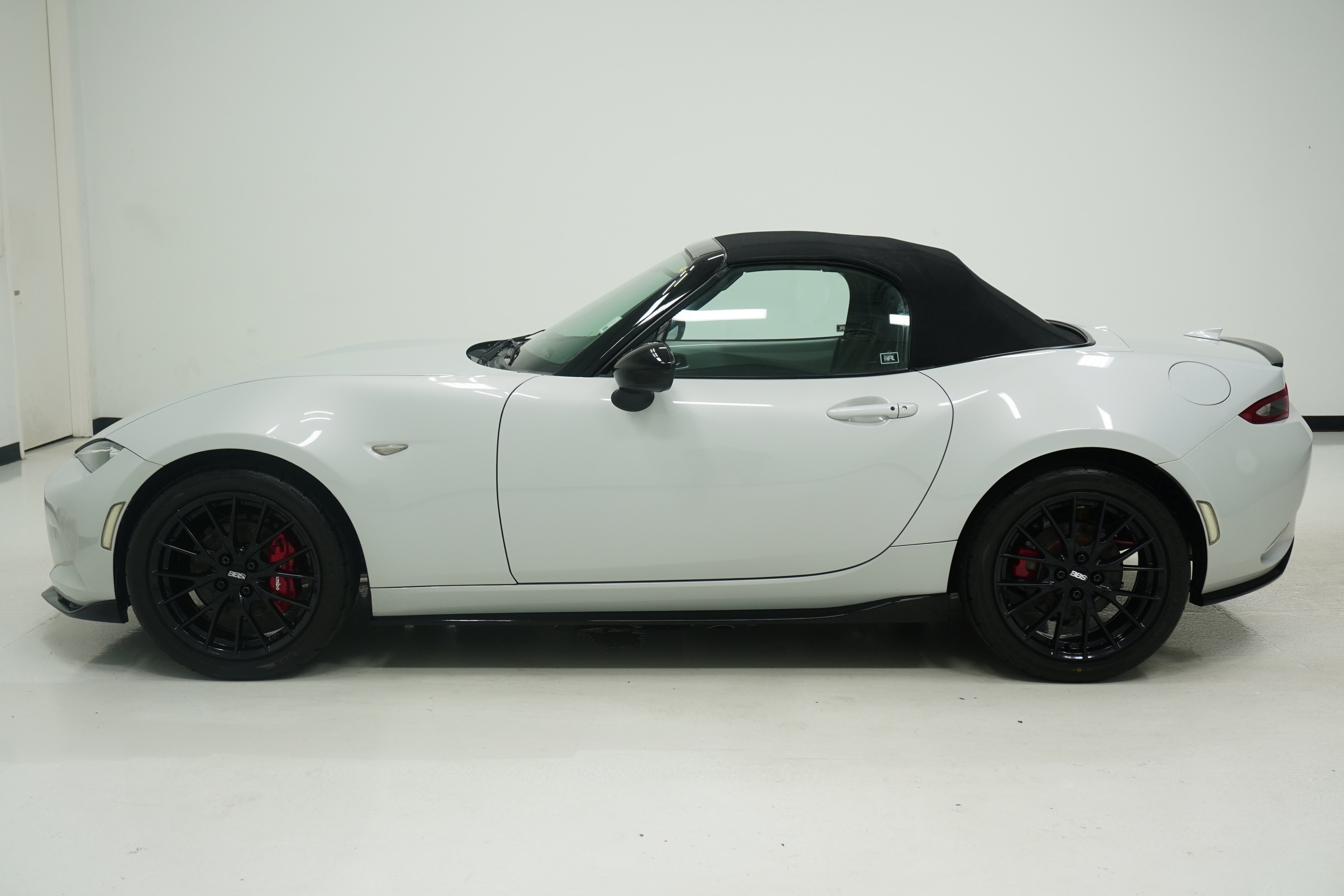 Used 2016 MAZDA MX-5 Miata Club w/ Brembo/BBS Package RWD image 7