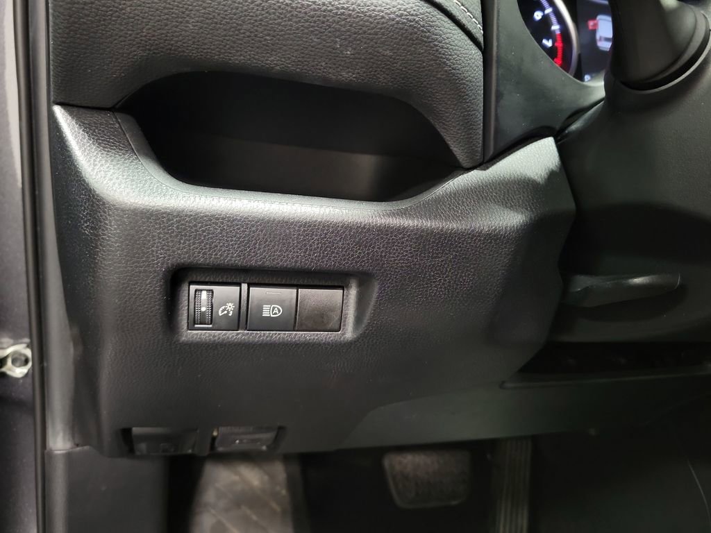 Used 2021 Toyota RAV4 LE image 20