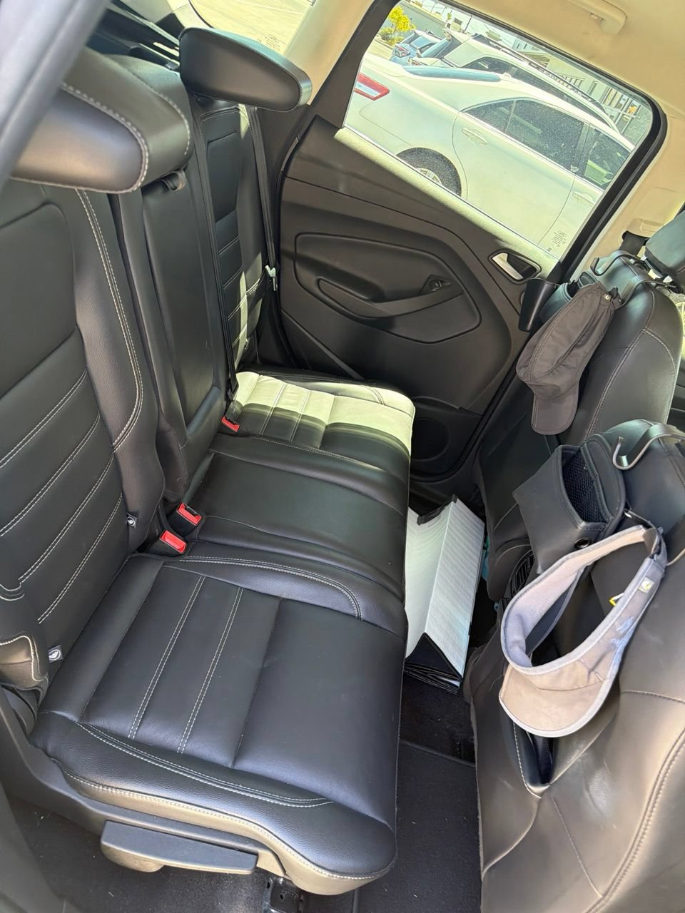 Used 2018 Ford C-MAX Titanium w/ Equipment Group 301A FWD image 17