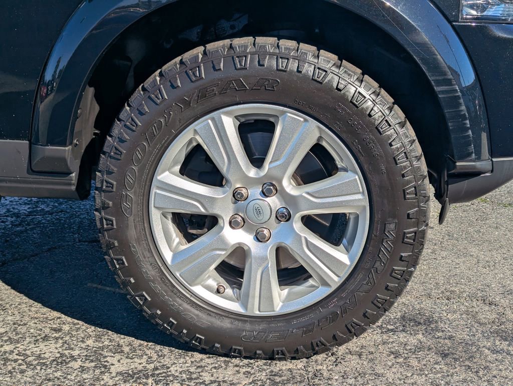 Used 2016 Land Rover LR4 HSE Silver Edition image 12