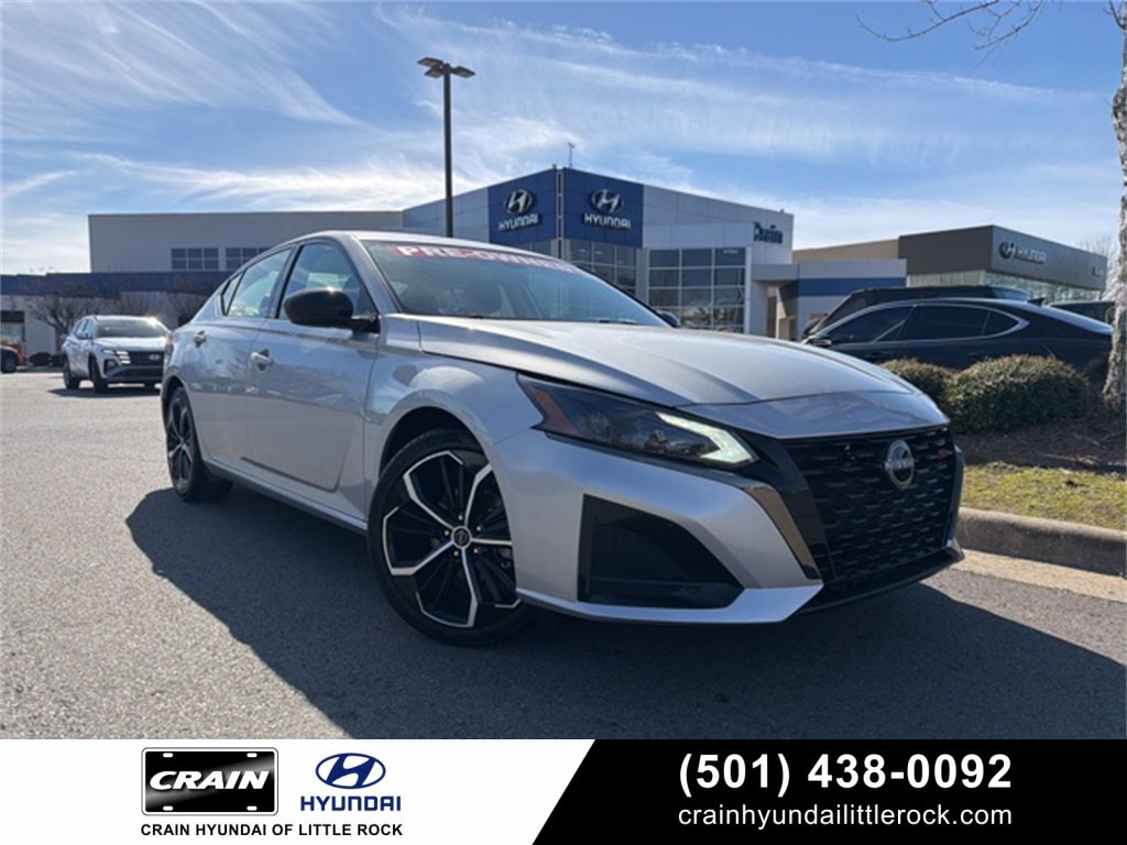 Used 2024 Nissan Altima 2.5 SR image 1