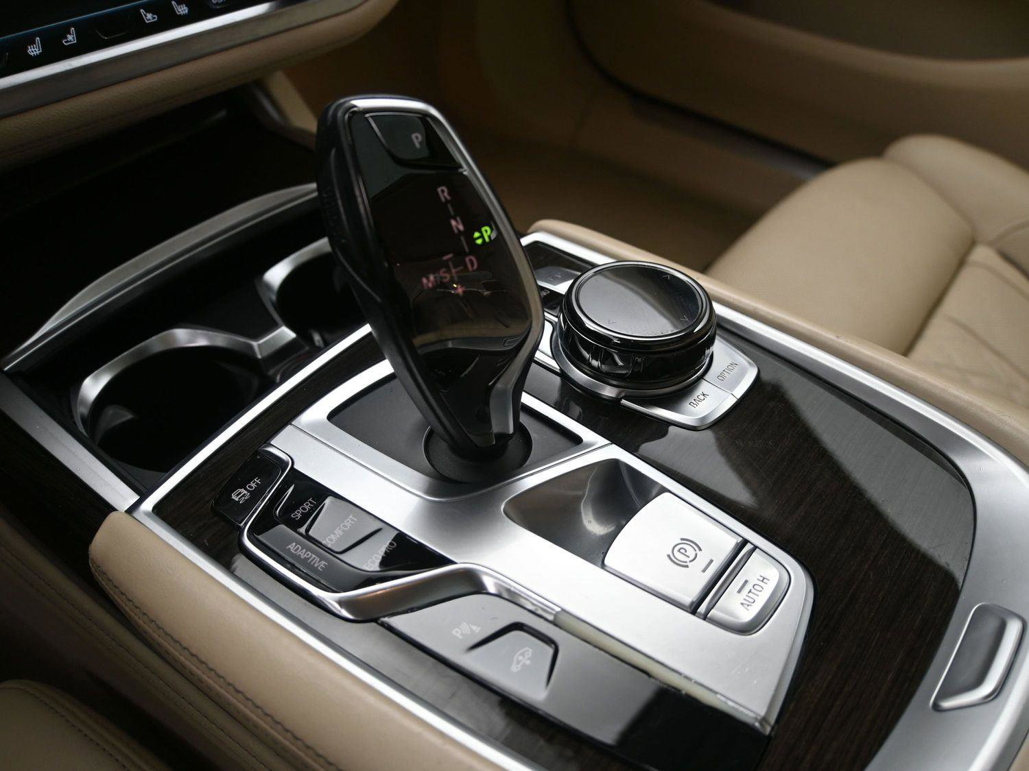 Used 2018 BMW 750i xDrive image 6