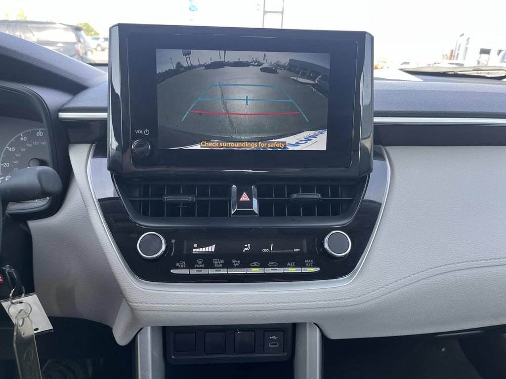 Used 2025 Toyota Corolla Cross L image 17