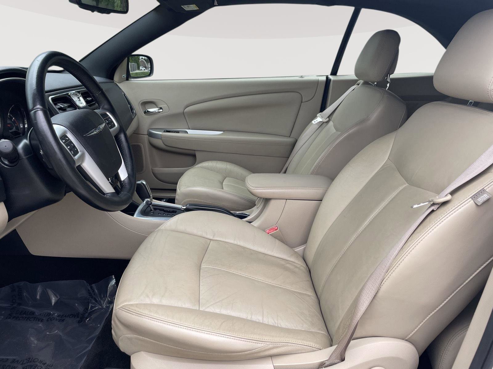 Used 2013 Chrysler 200 Limited FWD image 29