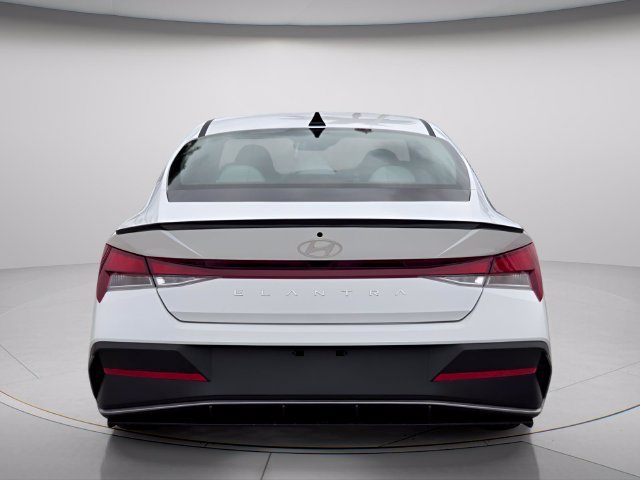 New 2026 Hyundai Elantra SEL Sport FWD image 4
