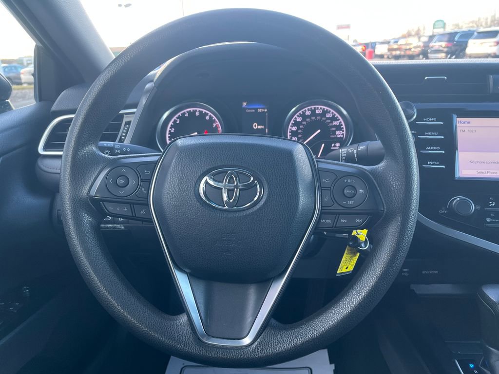 Used 2018 Toyota Camry LE image 15